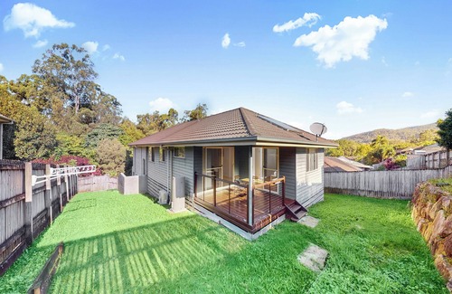 Upper Coomera House | Golden Moments - 4Bedroom Home - Coomera