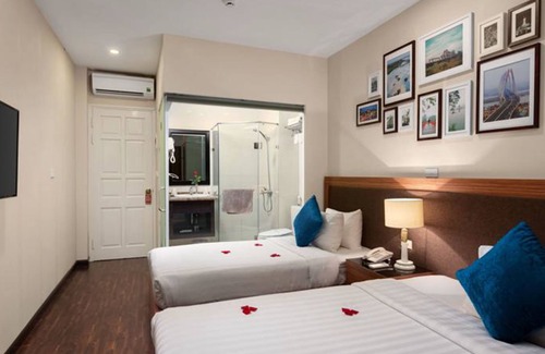 Old Quarter Hotel | Golden Moon Suite Hotel