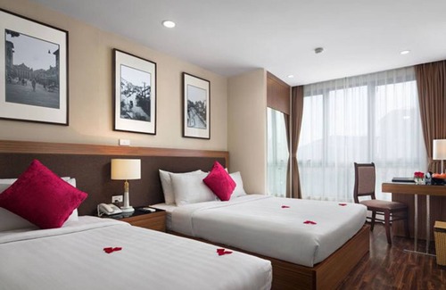 Old Quarter Hotel | Golden Moon Suite Hotel