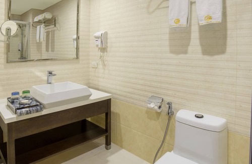 Barangay 76 Hotel | Golden Phoenix Hotel Manila