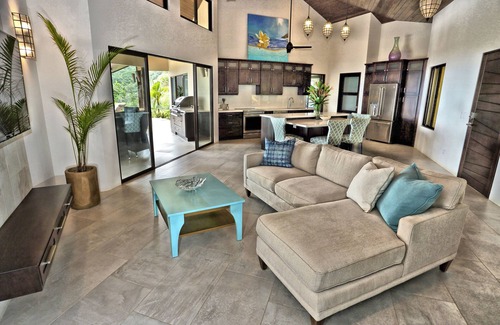 Ballena Hotel | Golden Pineapple Villas