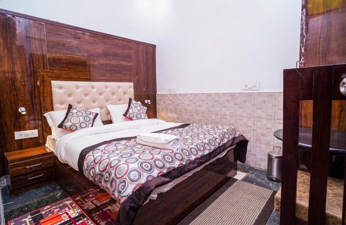 Saket House | Golden Residency