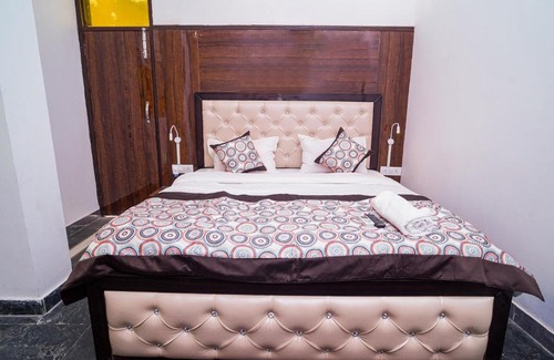 Saket House | Golden Residency