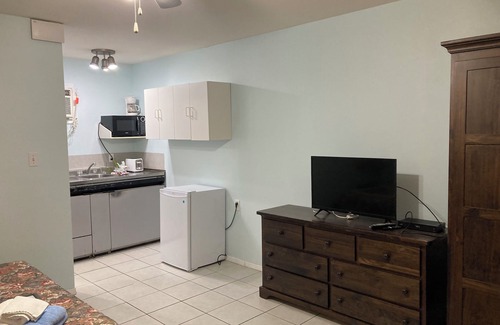 Okanagan-Similkameen Hotel | Golden Sands Resort Motel