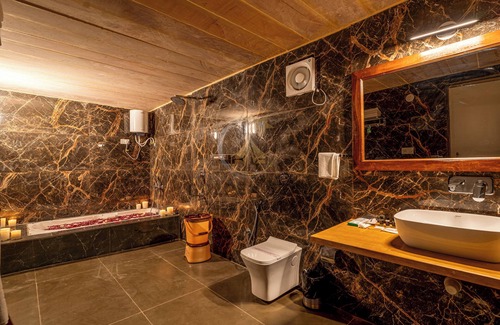Sam Resort | Golden Star Desert Camp