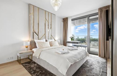 Nivy Apartment | Golden Suite, RIVER&OLD TOWN VIEW, FREE Parking