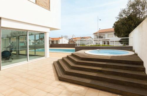Sao Martinho do Porto Apartment | Golden Terrace Delight