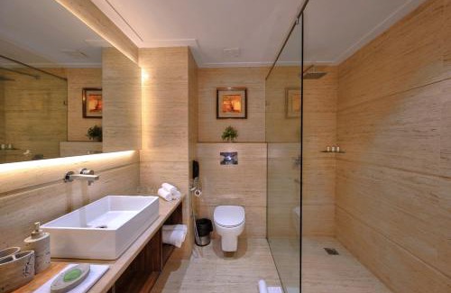 Taj Ganj Hotel | Golden Tulip Agra