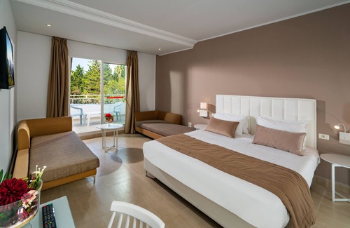 Mrezga Hotel | Golden Tulip President Hammamet