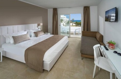 Mrezga Hotel | Golden Tulip President Hammamet
