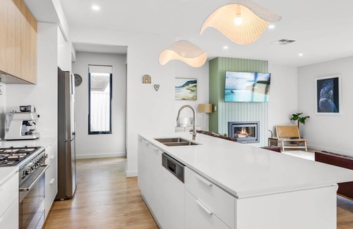 Normanville House | Golden Views at Normanville - 36 Union Road