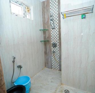 Tirupati House | Golden villa A luxury HomeStay - Near To Bhudevi Complex TTD Ticket Counter Alipiri