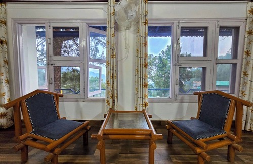 Kumarhatti Villa | Golden Zenith Villa