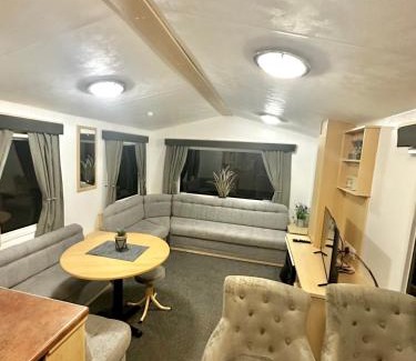 Withernsea Resort | Goldflinch - 3 bedroom (8 birth) caravan Sand Le Mere