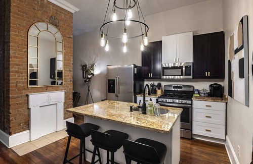 Covington House | Goldie on Greer - Perfect for 4!