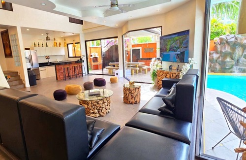 South Pattaya Villa | GOLDLAND Luxury Pool Villa Pattaya Walking Street 8 Bedrooms