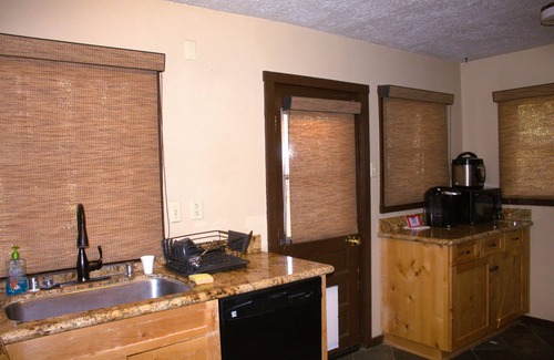 Big Bear Lake Hotel | Goldmine Lodge