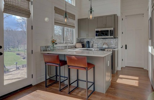 Mineral Bluff Cottage | Golf and Riverfront Cottage | King Bed | Group Availability