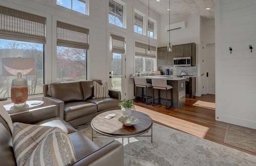 Mineral Bluff Cottage | Golf and Riverfront Cottage | King Bed | Group Availability