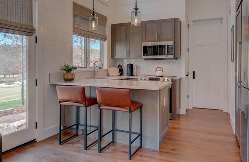 Mineral Bluff Cottage | Golf and Riverfront Cottage | King Bed | Group Availability