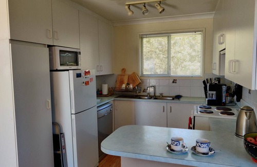 Kianga House | Golf at Glasshouse Rocks - 100m from the Water - Pet Friendly
