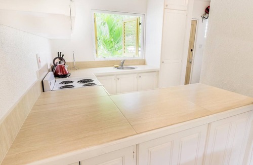 Rockley Condo | Golf & Beach - 230 Golden Grove, Rockley Golf Club BARBADOS. Lovely 1bed Condo!