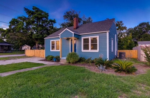 Morehead City House | Golf Cart~Hot Tub~Near Big Rock Landing&AB Bridge