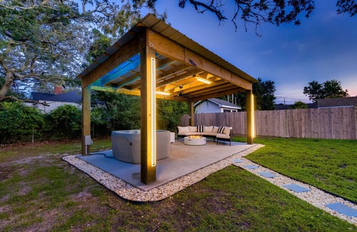 Morehead City House | Golf Cart~Hot Tub~Near Big Rock Landing&AB Bridge