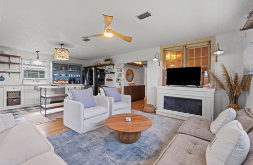 Fort Morgan Pines House | Golf Cart | Pet Friendly | Short Walk to Beach | Latitude Adjustment
