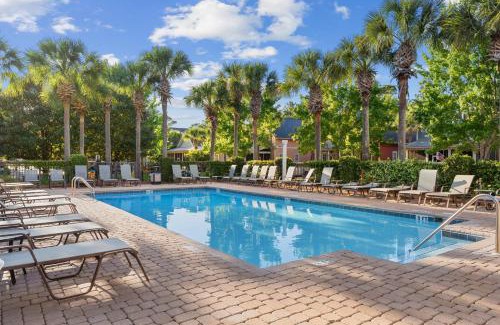 Sandestin House | Golf Cart Pool Access Near Baytowne Beach Coral Starfish by AvantStay