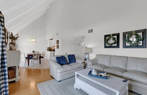 Miramar Beach Cottage | Golf Course 37c 2 Bedroom Condo by Redawning