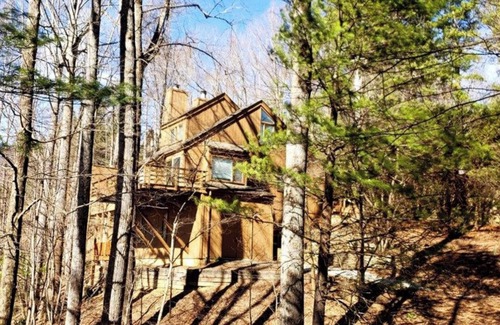Burnsville House | Golf course and Mountain views