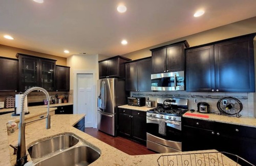 Port Orchard House | Golf Course home sleeps 6