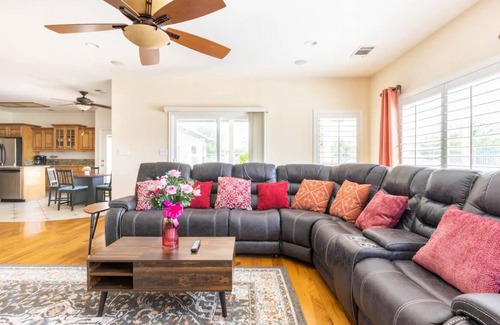 Eagle Ranch House | Golf Course View Home with Dual AC and SPA