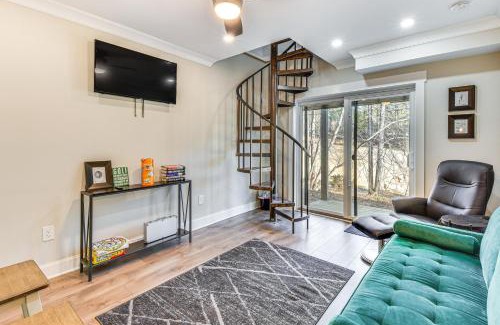 Salem Apartment | Golf Course View Modern Keowee Key Condo!