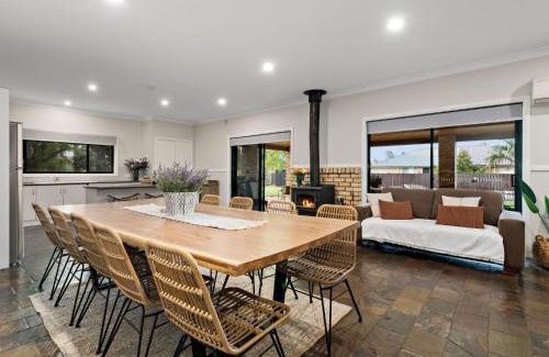 Cessnock House | Golf Course Views at Stonebridge 5mins to Vineyards