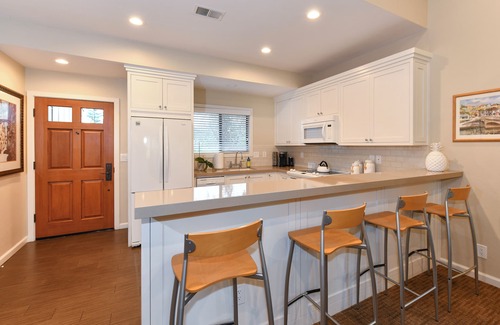 Napa Condo | GOLF COURSE VIEWS, THE HEART OF NAPA VALLEY, 2 PRIMARY SUITES - 31 NIGHT MINIMUM