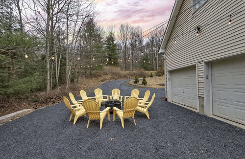 Cresco House | GOLF,Firepit,Hottub,Linens,Casino,Camelback,Kalahari!