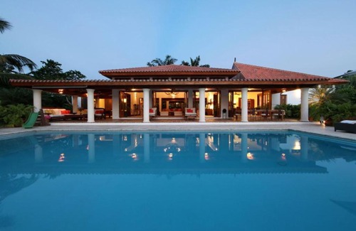 Casa de Campo Villa | Golf Front Top Rated Villa 5BR with Pool, Jacuzzi, Cook & Maid, 2 Golf Carts