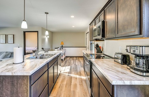 Friendship House | Golf, Hike & Boat: Home w/Fire Pit in Friendship