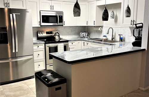 Oakland Hills House | Golf lovers serene escape - Cozy 3 bed/2 bath, and close to the beach