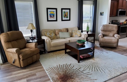 Englewood Villa | Golf resort 10 mins from Gulf beaches. 2bd+den 2 Bath Villa.