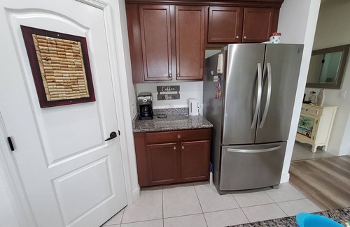 Englewood Villa | Golf resort 10 mins from Gulf beaches. 2bd+den 2 Bath Villa.