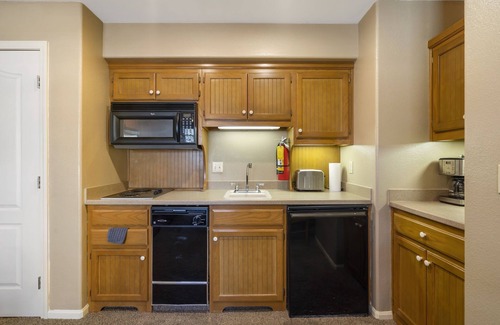 Branson West Condo | Golf Suite in Peaceful, Gated Community close to Silver Dollar City
