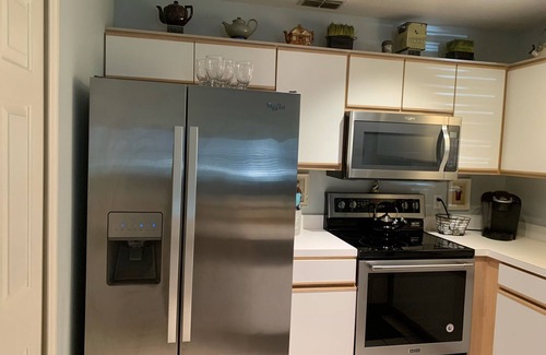 Mount Dora Villa | Golf, Swim, Tennis Historic Mt Dora -Cozy Cottage in the Country Club of Mt Dora