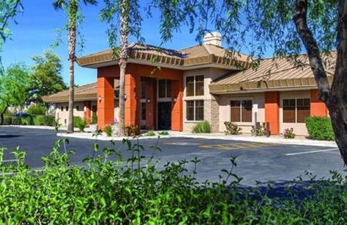 South Scottsdale Resort | Golf though foothills of Pinnacle Peak !