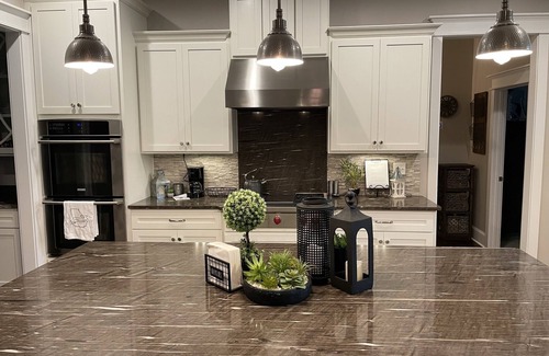 Grovetown House | Golf Tourn Week Rental - 43.5 with 9 Hole Putt Green, Outdr Kitchen +extra