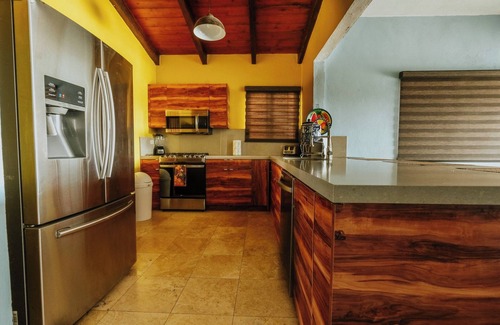 Salsipuedes House | GOLF VIEW AND WALKING ACCESS