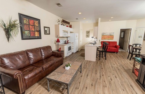 Branson Condo | Golf View Resort Condo | No Stairs + Pools & Perks