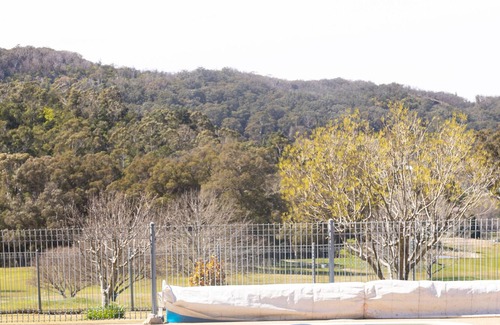 Bowral Apartment | Golf View Villa Bowral - with swimming pool & Tennis court
